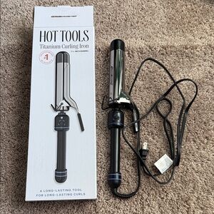 Hot Tools Titanium Curling Iron 1 1/2” barrel